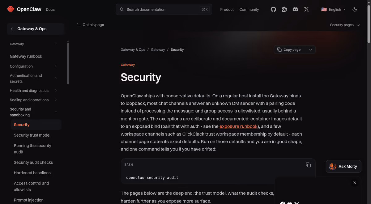 "صفحة الأمان بتوثيق OpenClaw الرسمي: النموذج الأمني المتحفظ، الربط على loopback افتراضياً، وأمر openclaw security audit للتحقق من الإعدادات — المصدر: docs.openclaw.ai/gateway/security"